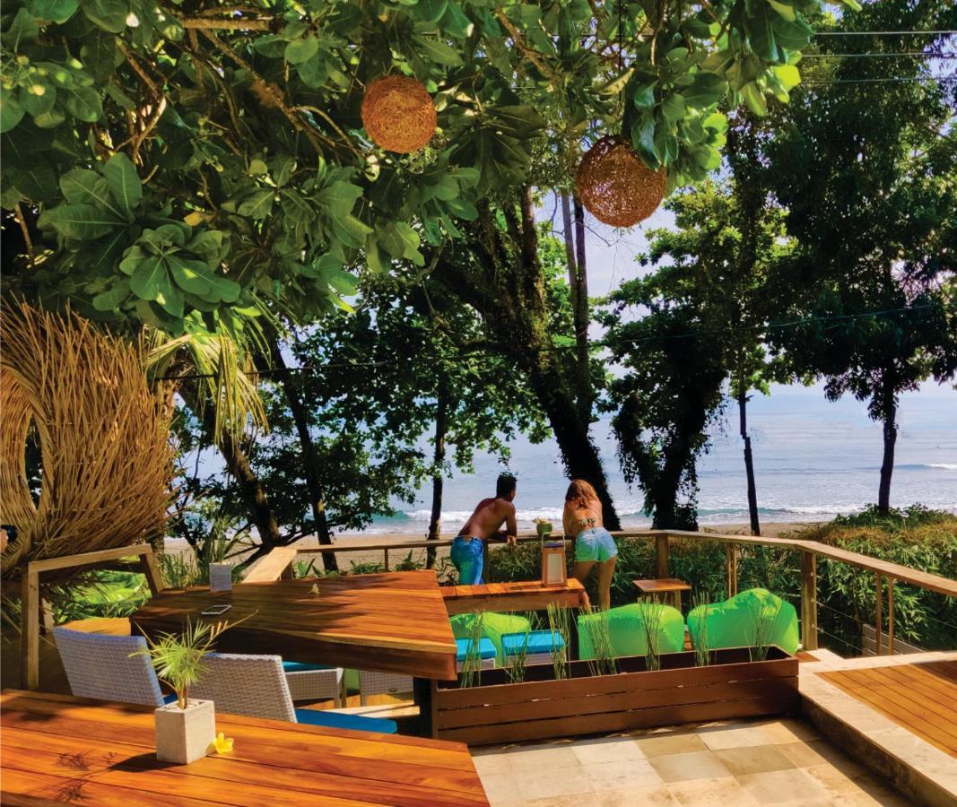 Javacove Beach Hotel Batukaras Exterior photo