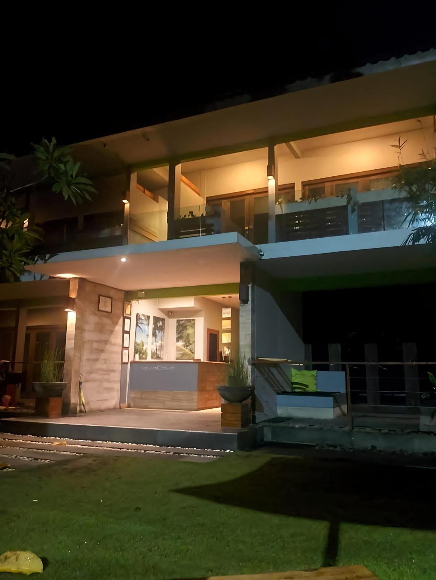 Javacove Beach Hotel Batukaras Exterior photo