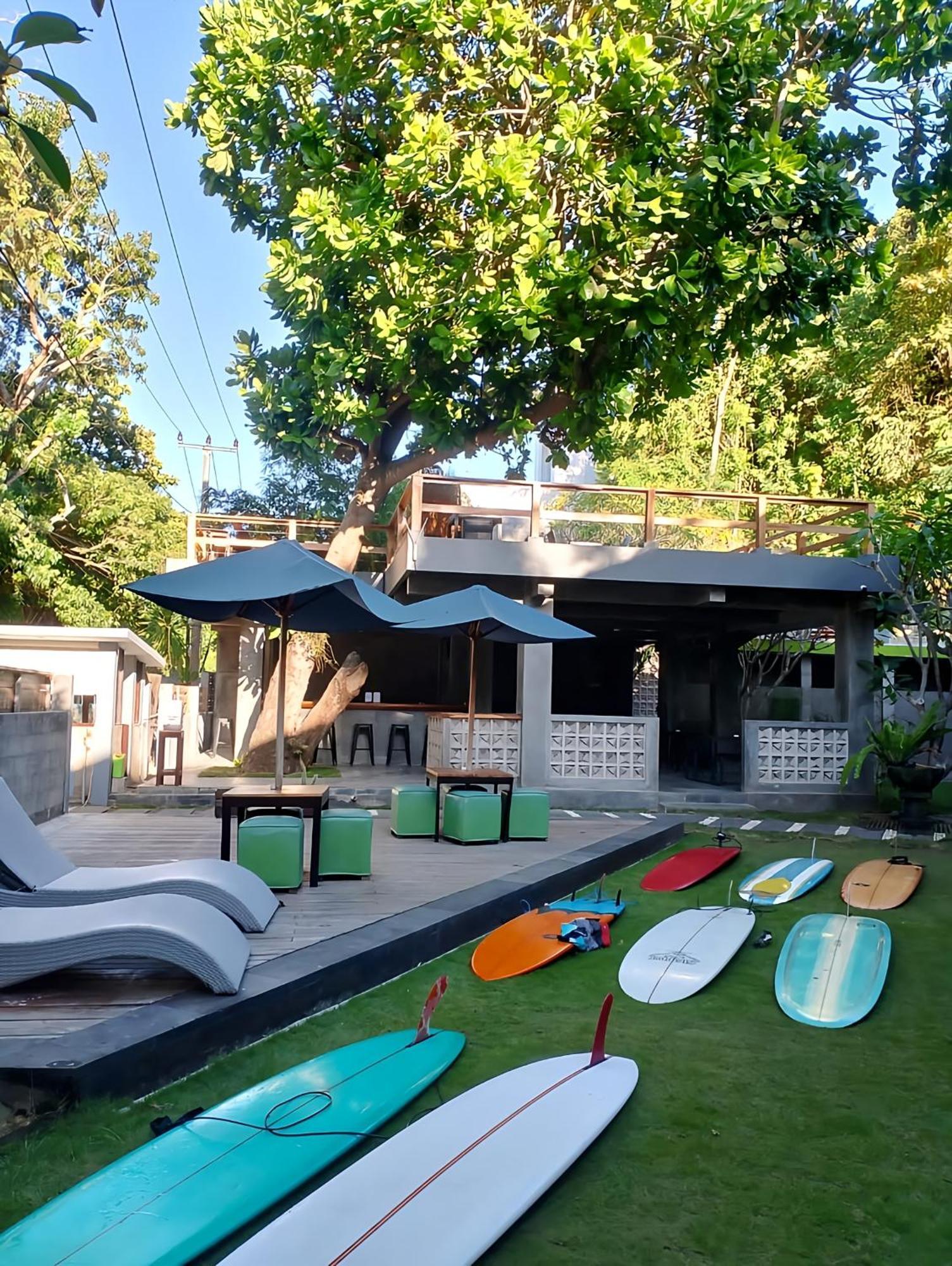 Javacove Beach Hotel Batukaras Exterior photo