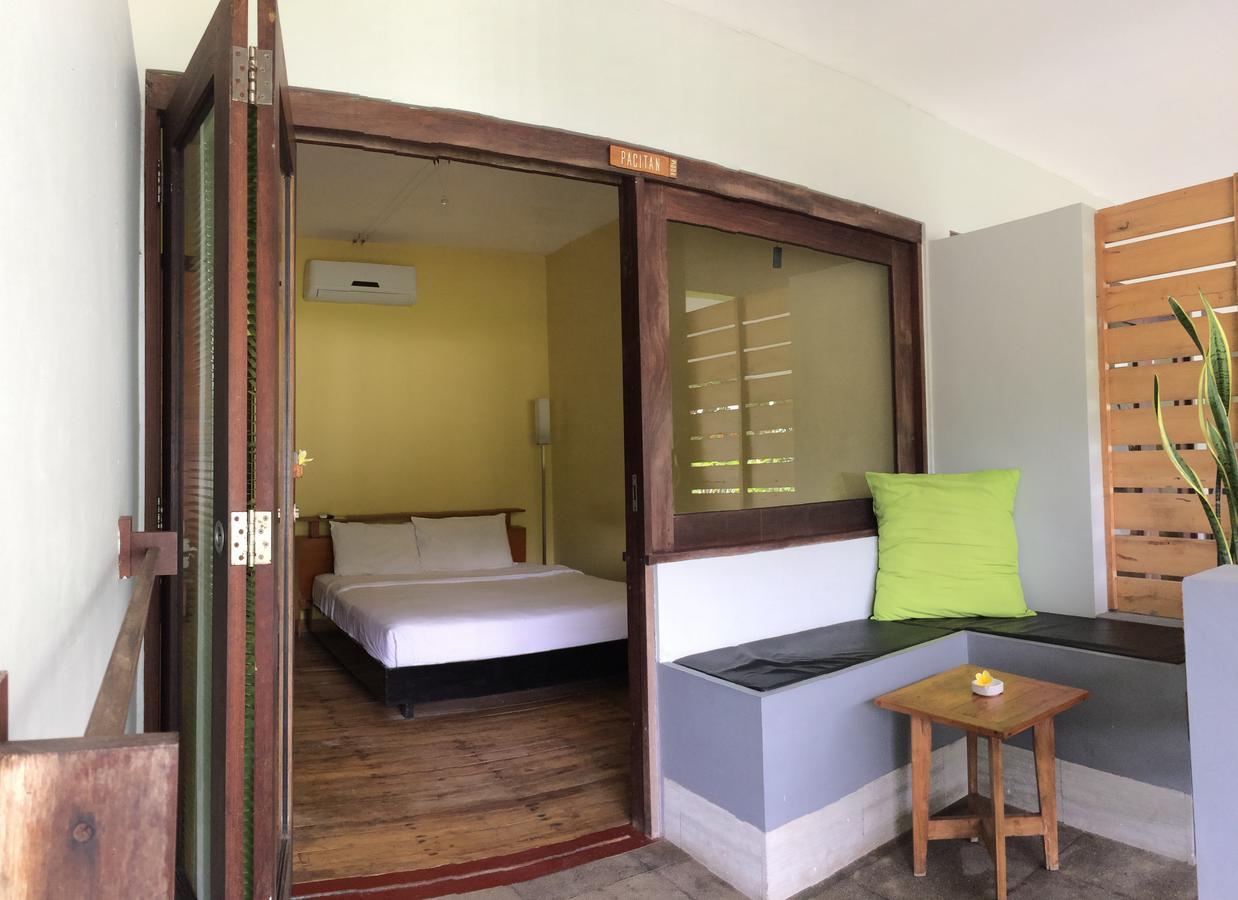 Javacove Beach Hotel Batukaras Exterior photo