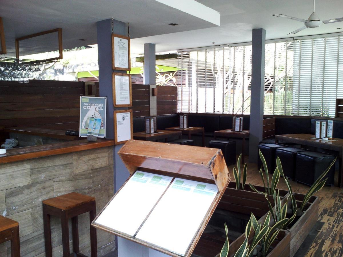 Javacove Beach Hotel Batukaras Exterior photo