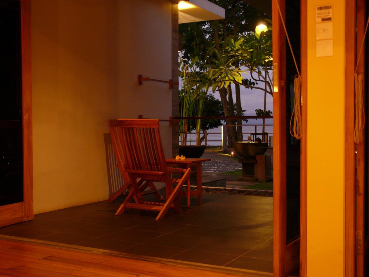 Javacove Beach Hotel Batukaras Exterior photo